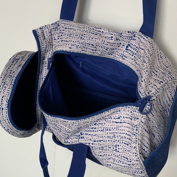 Blue and white vitality duffle / gym bag - Picture 5 of 8